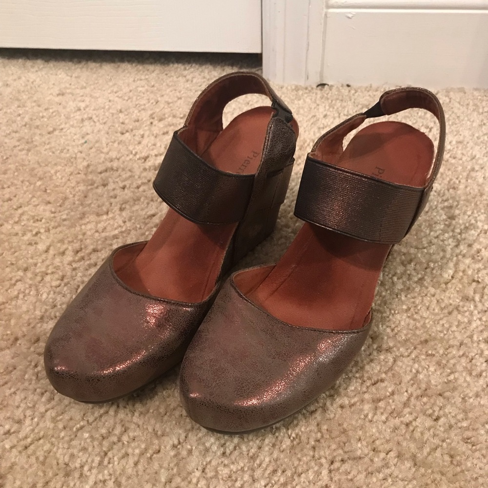 Pierre Dumas metallic bronze wedges.